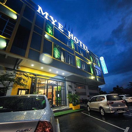 Mye Hotel Muar Exteriör bild