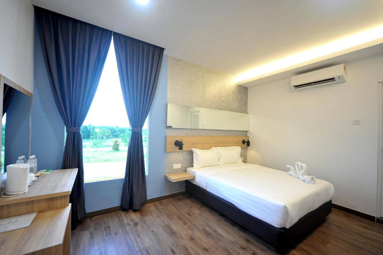 Mye Hotel Muar Exteriör bild
