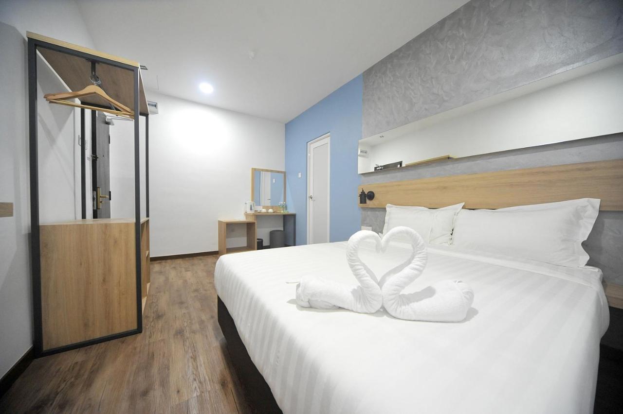 Mye Hotel Muar Exteriör bild