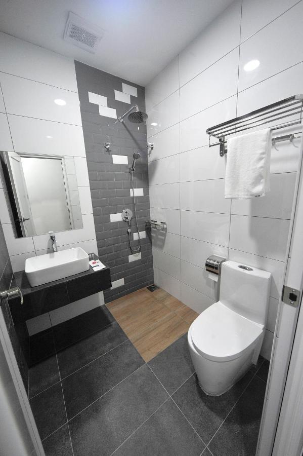 Mye Hotel Muar Exteriör bild