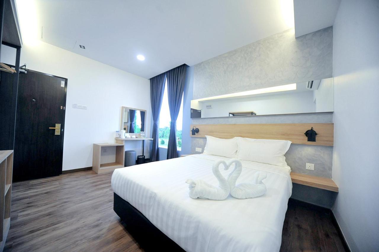 Mye Hotel Muar Exteriör bild